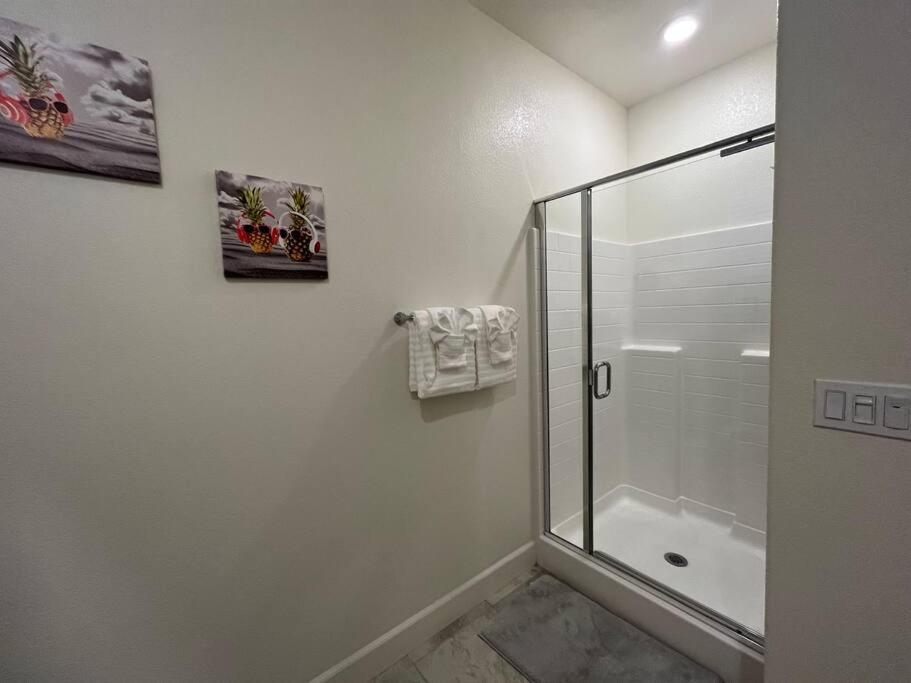 Brand-New, Beautiful & Stylish Home In Sacramento! Eksteriør billede