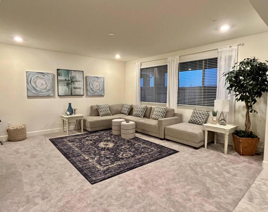 Brand-New, Beautiful & Stylish Home In Sacramento! Eksteriør billede
