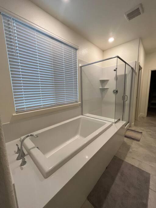 Brand-New, Beautiful & Stylish Home In Sacramento! Eksteriør billede