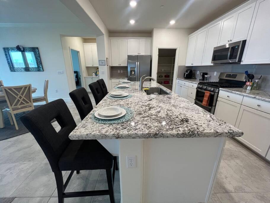 Brand-New, Beautiful & Stylish Home In Sacramento! Eksteriør billede